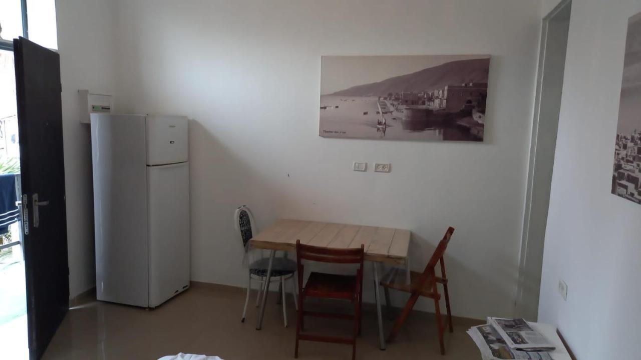 פינה שקטה דקה הליכה לכנרת והטיילת Tiberíades Exterior foto